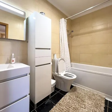 Guestready - One Happy In Machico Feriehus Santa Cruz (Madeira)