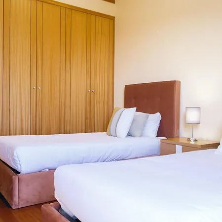 Guestready - One Happy In Machico Pensión *