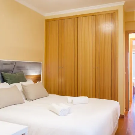 Pensión Guestready - One Happy In Machico Santa Cruz (Madeira)